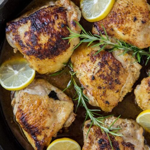 Pan Roasted Lemon Garlic Chicken Thighs | YellowBlissRoad.com