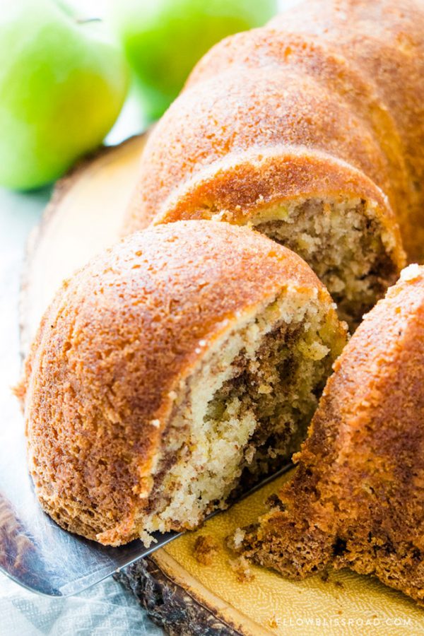 Cinnamon Apple Bundt Cake | Fall Dessert | YellowBlissRoad