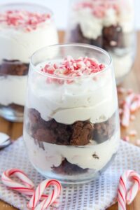 Peppermint Cheesecake Brownie Parfaits - Yellow Bliss Road