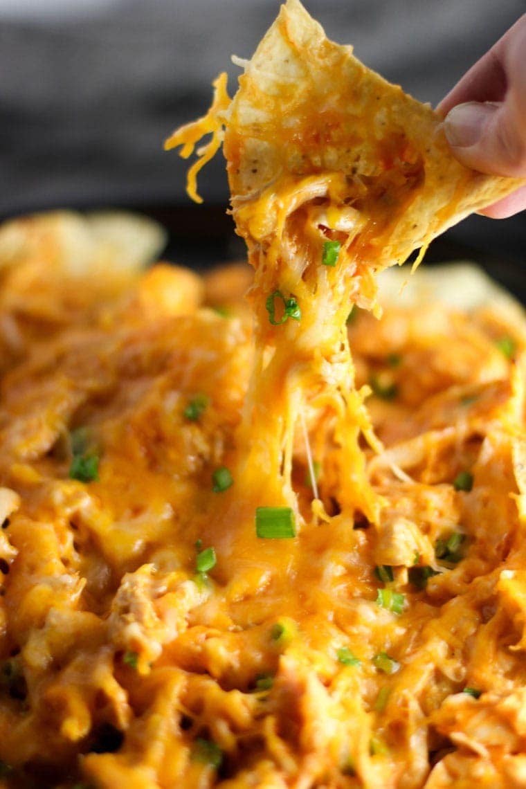 Easy Buffalo Chicken Nachos Recipes | YellowBlissRoad.com