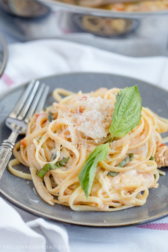 One Pan Tomato Basil Chicken Linguine - An Easy Weeknight Meal