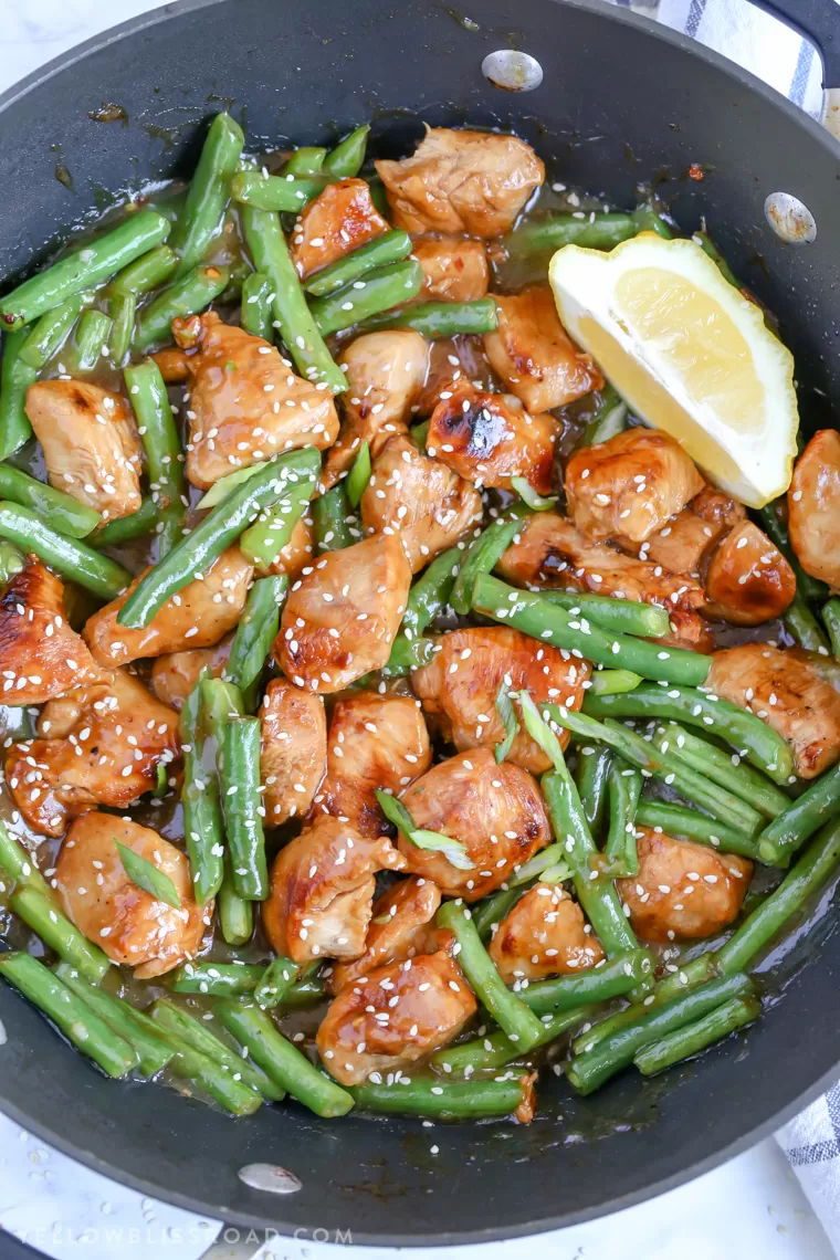 HONEY LEMON CHICKEN AND GREEN BEANS STIR FRY