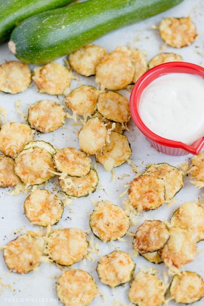 Baked Parmesan Zucchini Chips | YellowBlissRoad.com