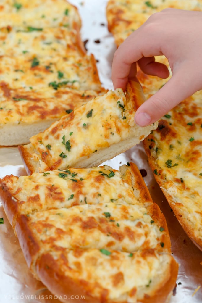 Cheesy Garlic Bread | Easy Garlic Bread Recipes