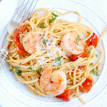 Garlic Tomato & Shrimp Pasta | Easy Weeknight Meal