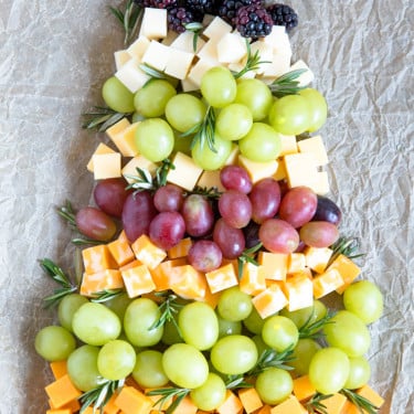 Christmas Tree Fruit & Cheese Platter | YellowBlissRoad.com