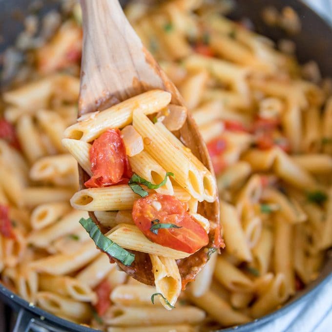 Fresh Tomato Basil Pasta - Quick and Easy!