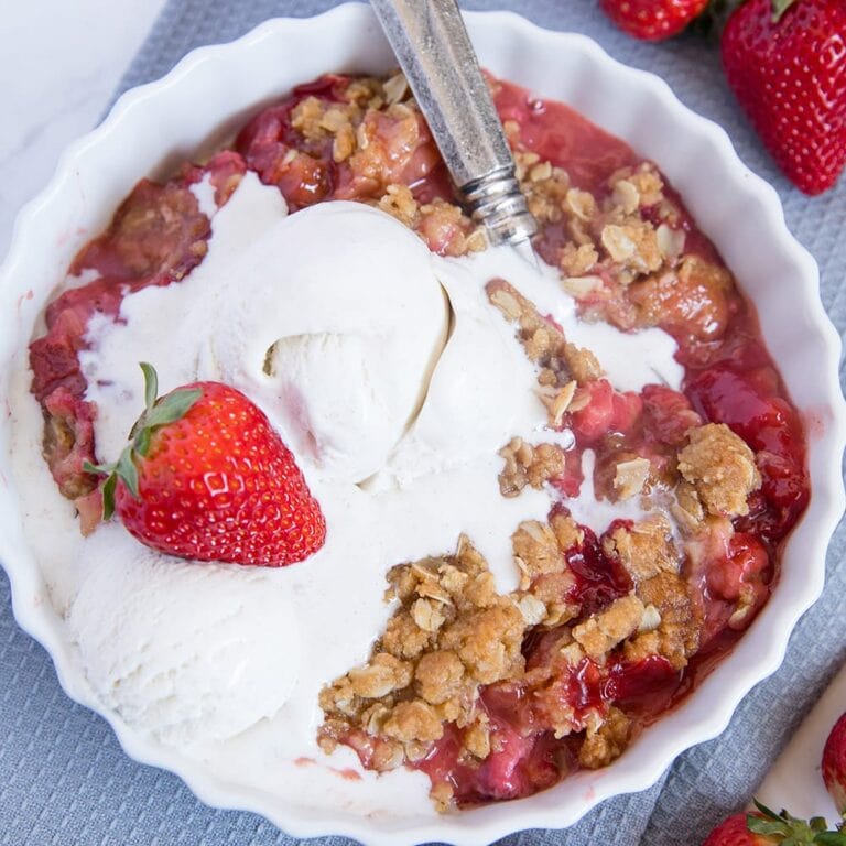 Strawberry Rhubarb Crisp Recipe | Yellow Bliss Road