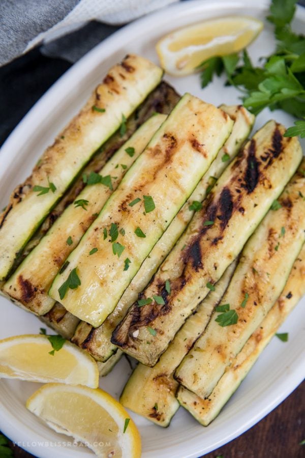 Healthy Lemon Grilled Zucchini Recipe | yellowblissroad.com