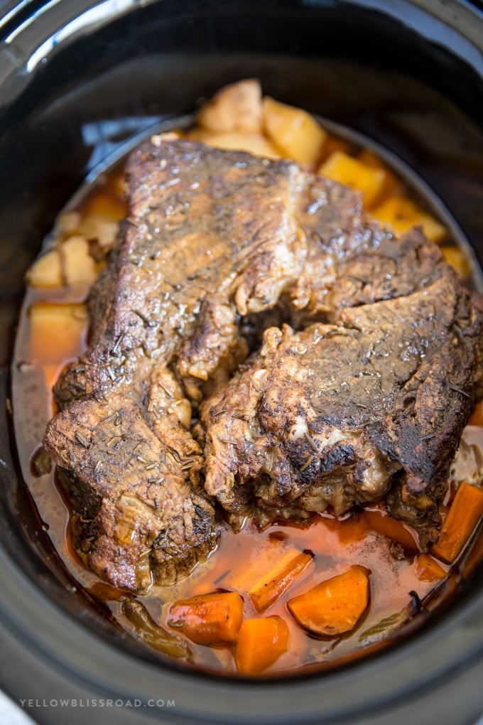 slow cooker boneless chuck roast