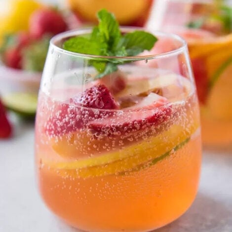 Refreshing White Sangria Recipe | YellowBlissRoad.com