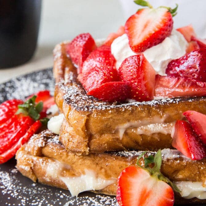 Cream Cheese Stuffed French Toast | YellowBlissRoad.com