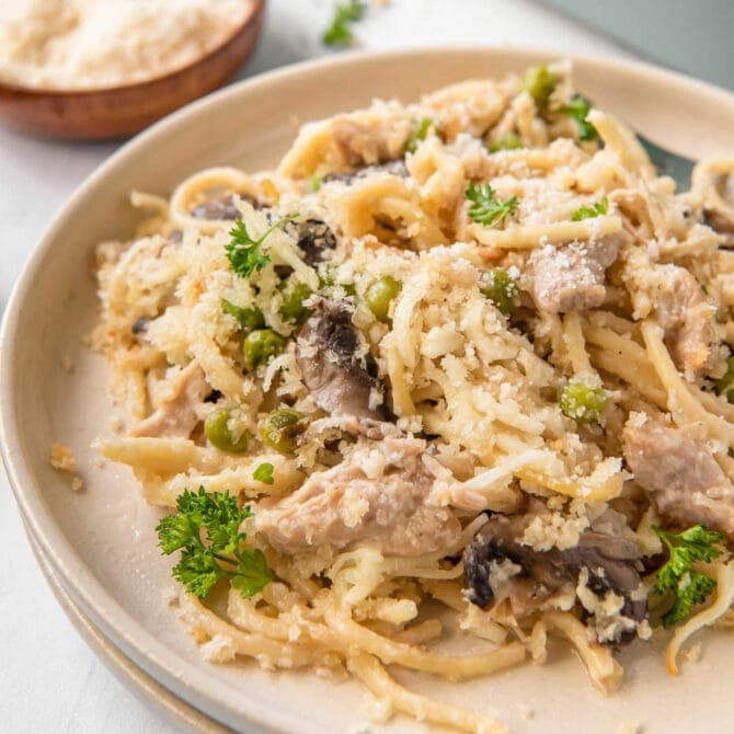 Classic Creamy Turkey Tetrazzini Casserole YellowBlissRoad Com   Turkey Tetrezzini Social 670x670 