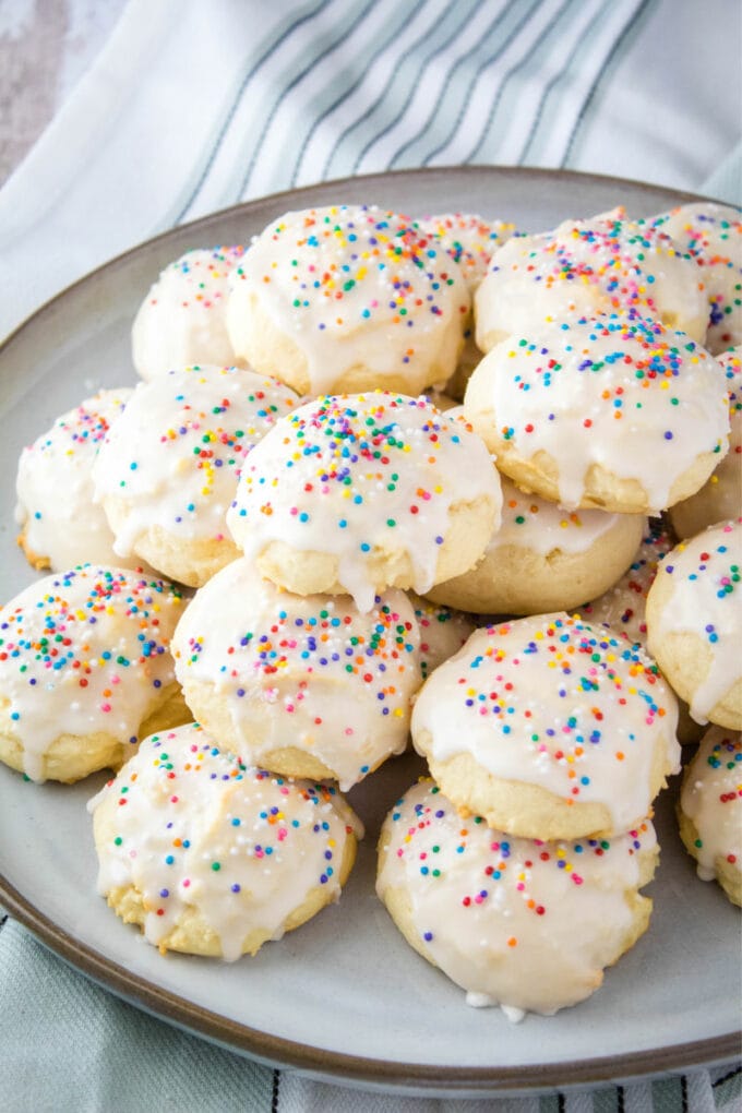 Italian Ricotta Cookies Recipe | YellowBlissRoad.com