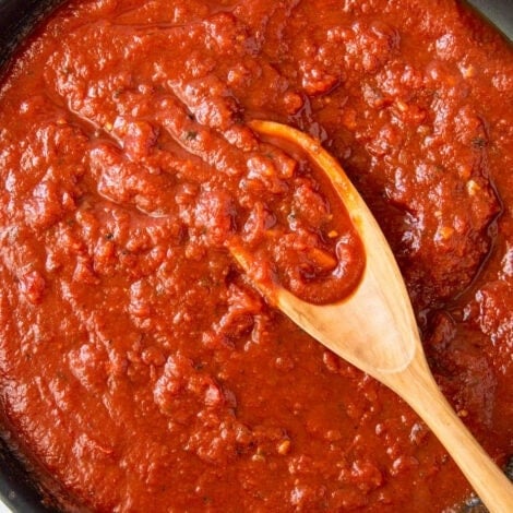 Simple Homemade Marinara Sauce | YellowBlissRoad.com