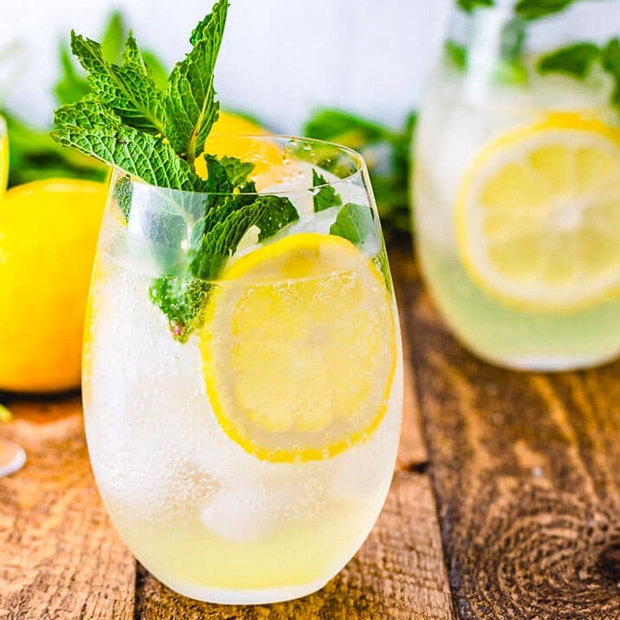 30 Cocktails for Summer Sipping | YellowBlissRoad.com