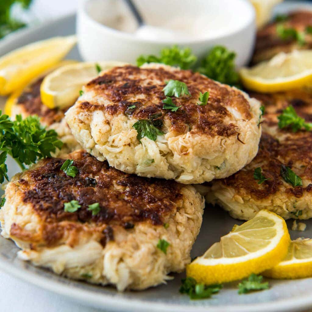 Classic Crab Cakes (Maryland Style) | YellowBlissRoad.com