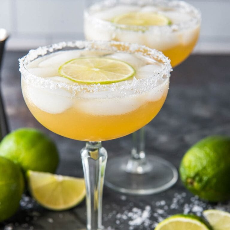 Easy Cadillac Margarita | YellowBlissRoad.com