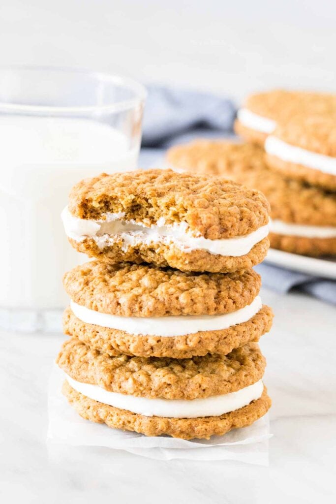 Homemade Oatmeal Cream Pies - Yellow Bliss Road