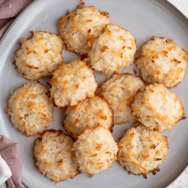 Easy Coconut Macaroons Recipe | YellowBlissRoad.com