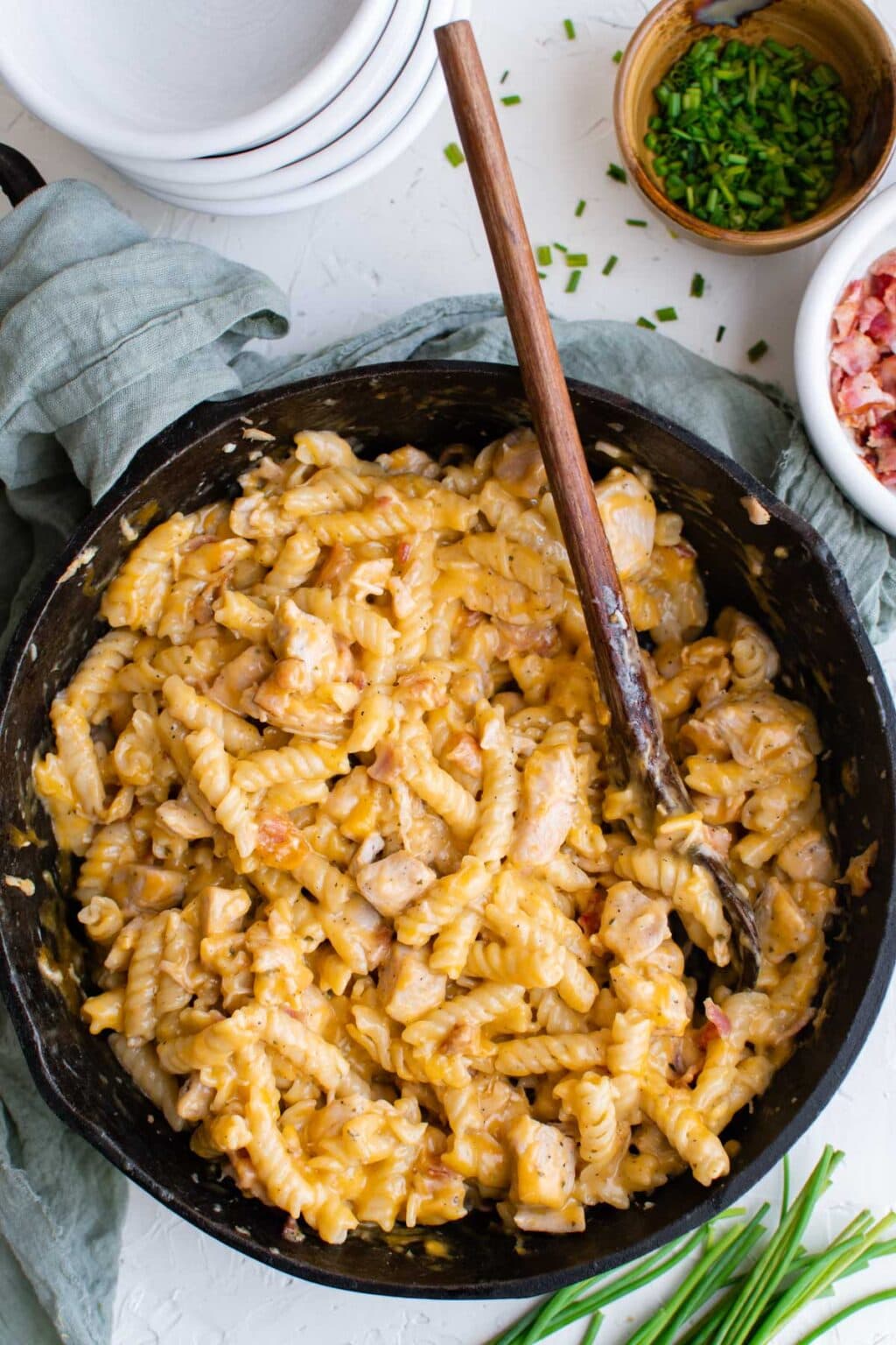 One Pot Bacon Chicken Ranch Pasta (Crack Chicken Pasta)