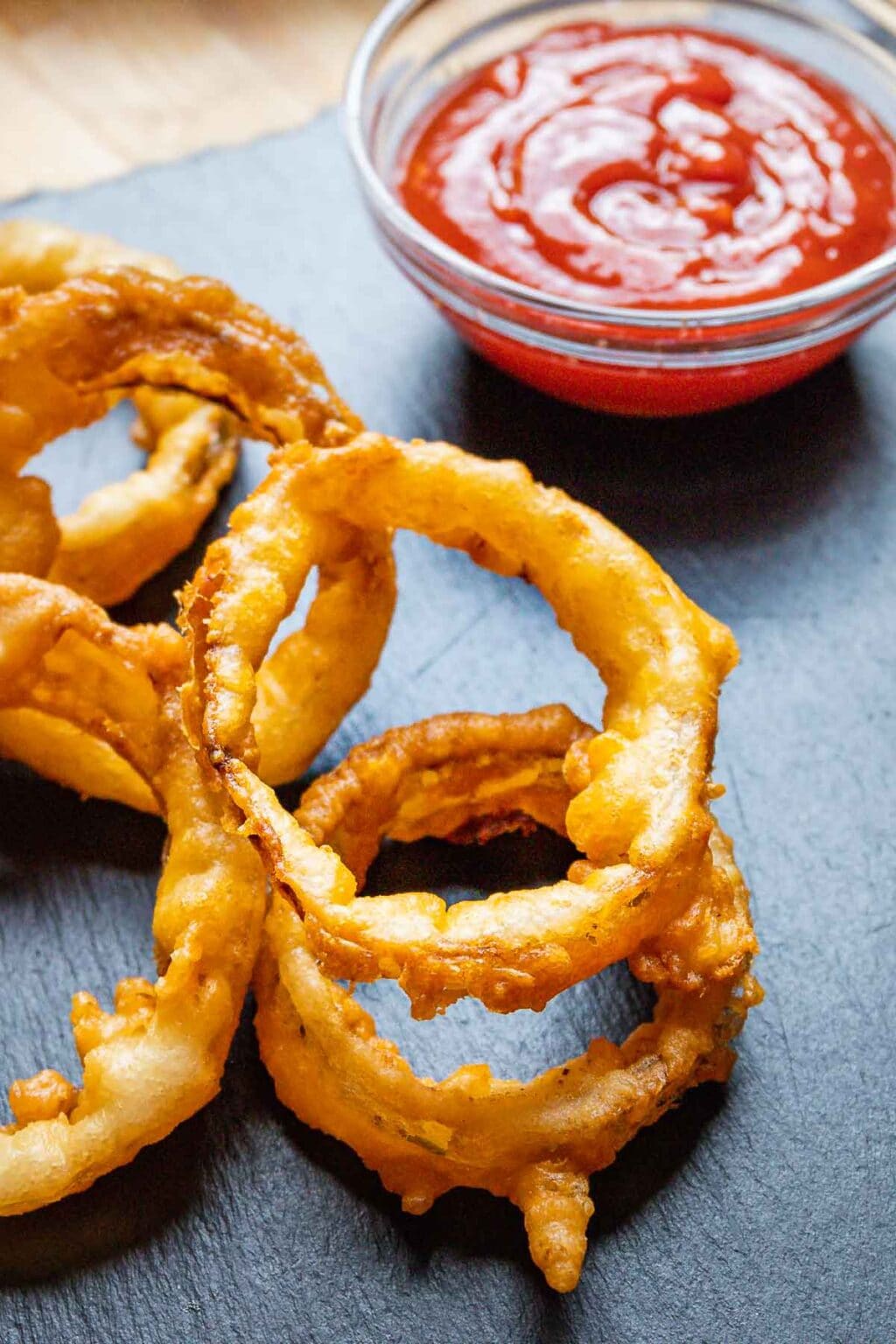 Crispy Beer Battered Onion Rings | YellowBlissRoad.com