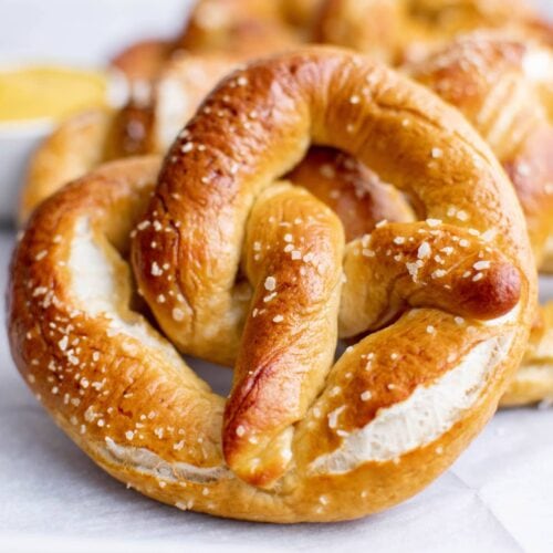 Homemade Pretzels (Soft and Chewy) | YellowBlissRoad.com