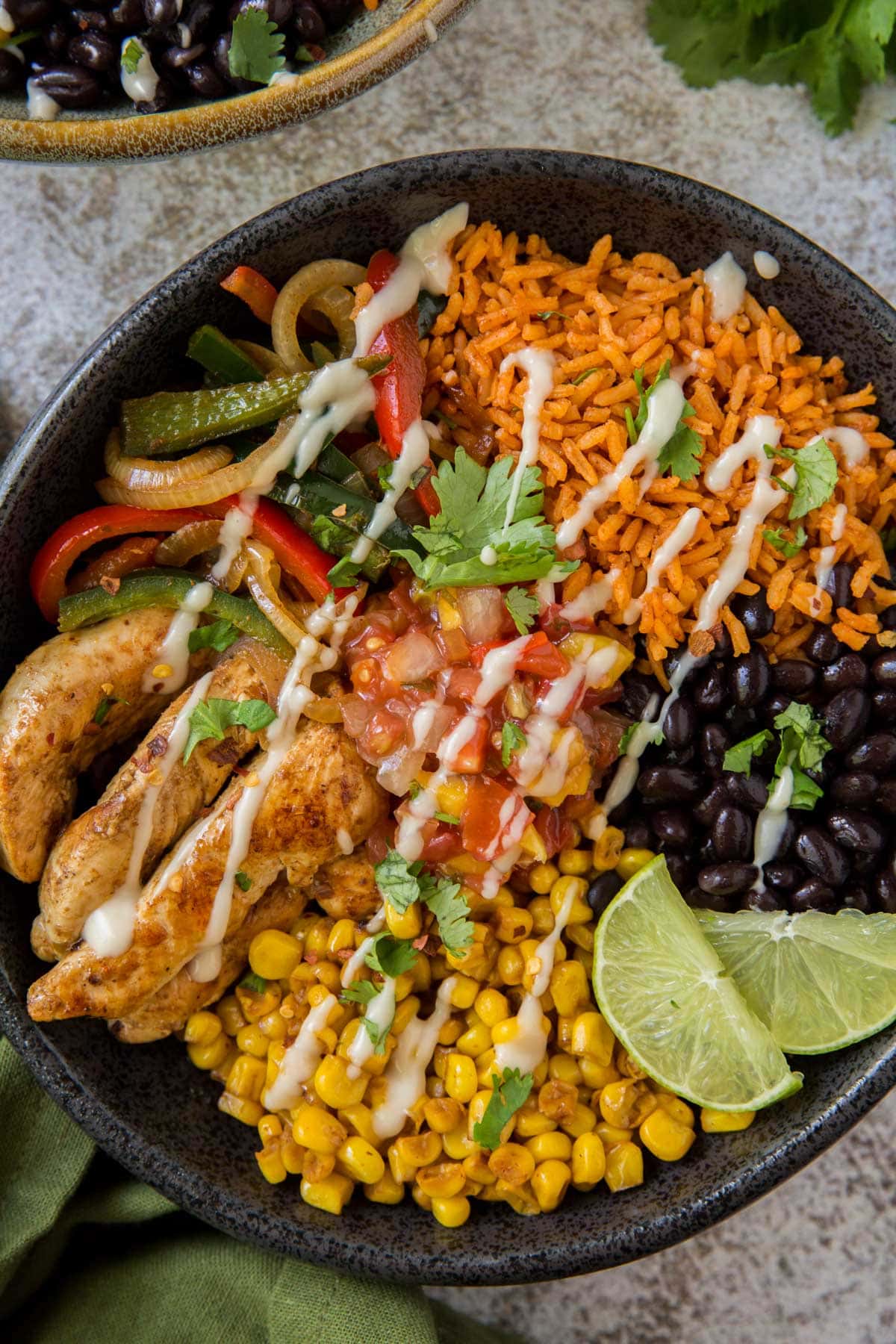 Healthy Chicken Fajita Rice Bowls | YellowBlissRoad.com