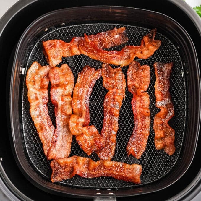 Easy Crispy Air Fryer Bacon | YellowBlissRoad.com