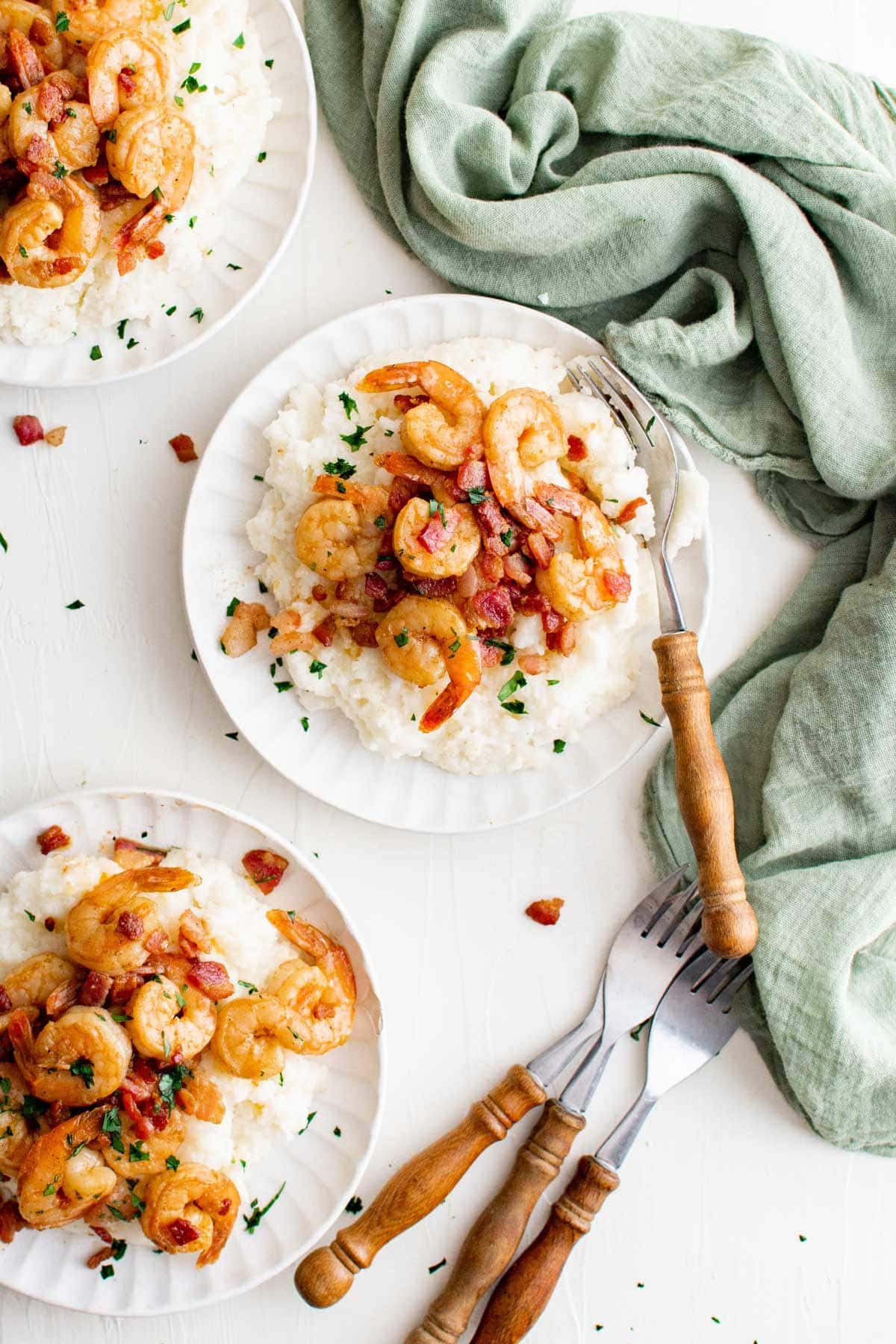 Southern Style Shrimp and Grits | YellowBlissRoad.com