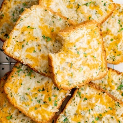 The Best Garlic Cheese Toast 