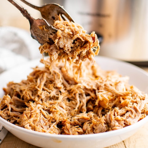 Simple Slow Cooker Pulled Pork Recipe | YellowBlissRoad.com