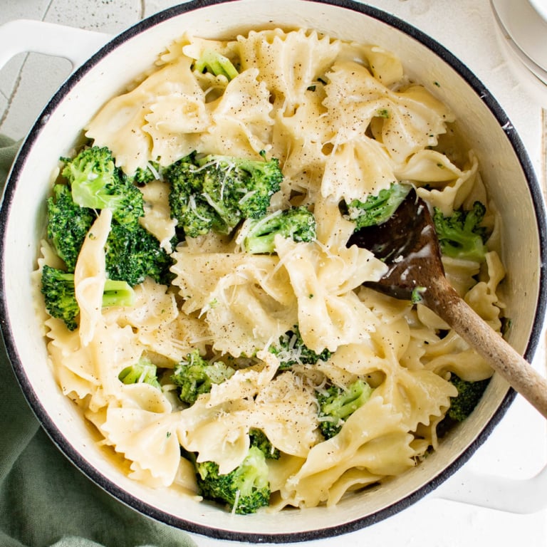 Garlic Parmesan Broccoli Pasta - Yellow Bliss Road