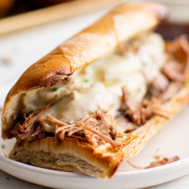 Slow Cooker Pulled Beef Sandwiches - Yellow Bliss Road