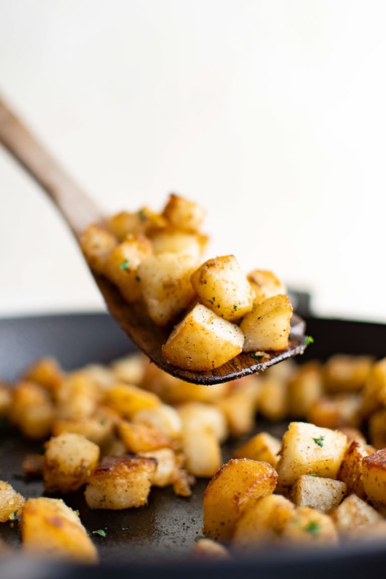 Crispy Skillet Potatoes Recipe - Yellow Bliss Road