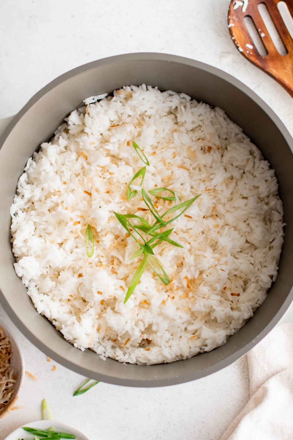 Easy Coconut Rice (Rice Cooker or Stovetop)